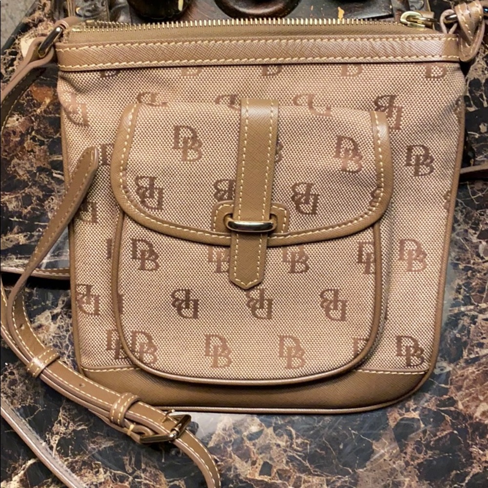 Dooney & Bourke